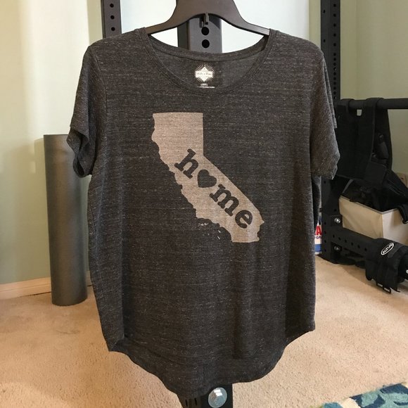 State of Mind Tops - 🌸STATE OF MIND - California Heart T Shirt SZ L 🌸